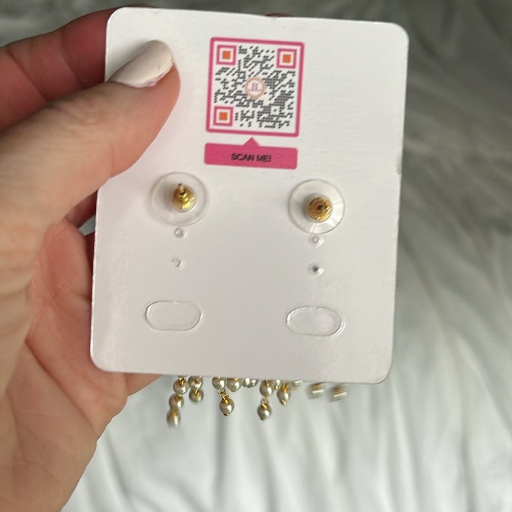 Lisi Lerch pearl earrings - Picture 4 of 5